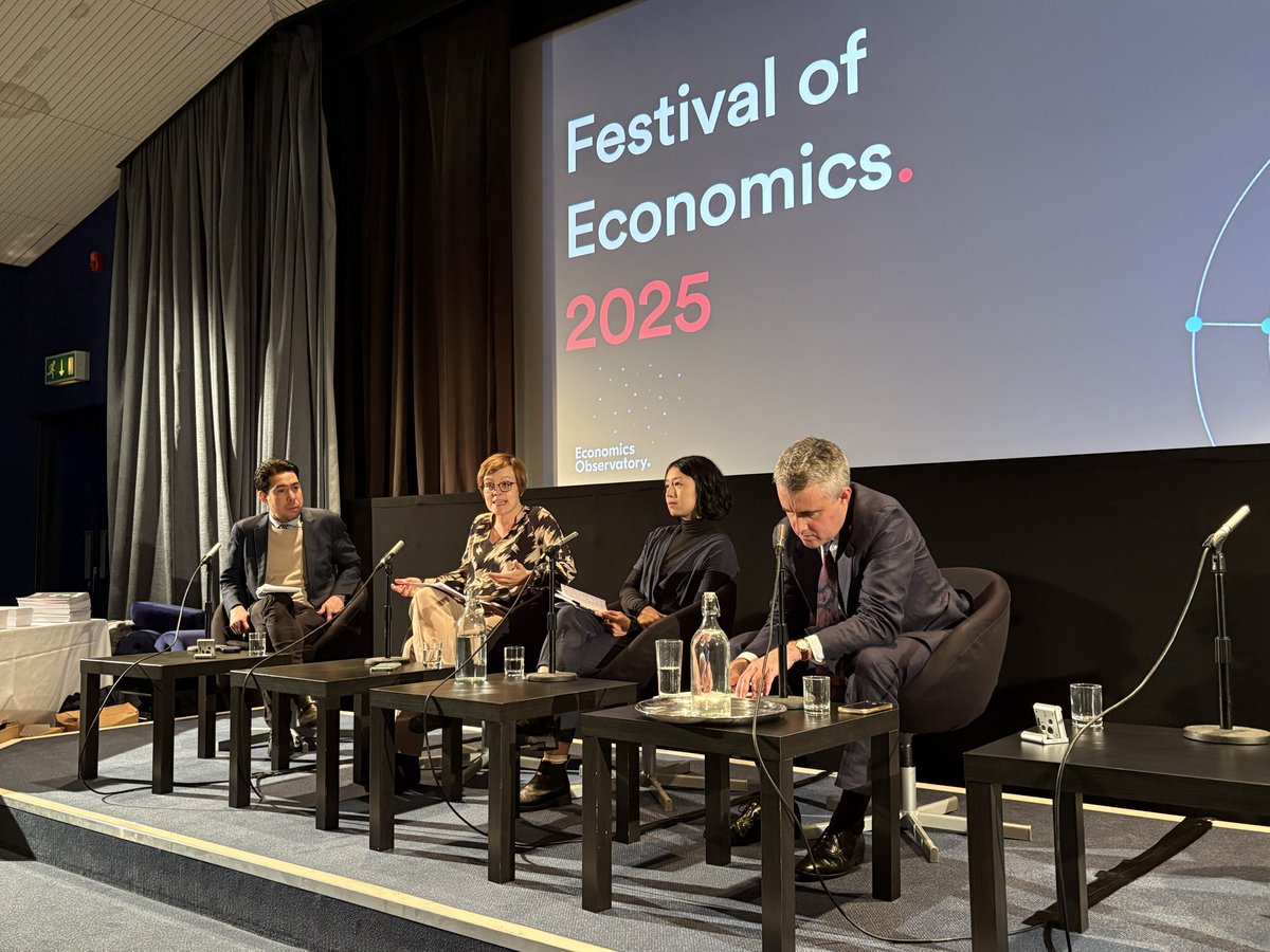 econromesh's tweet photo. How can we end the doom &amp; gloom?

Bristol #economicsfest getting underway with a conversation about the state of the UK economy with: 

@BenChu_
Ruth Curtice @resfoundation 
@xiaoweixu_ @TheIFS 
@RD_Economist @EconObservatory https://t.co/dtz2Y79pwV