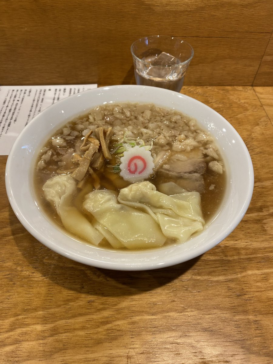 本日、喜多方出張、ラーメン食べまくってます。
純手揉み中華れん
こってり中華ワンタントッピング