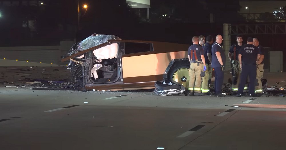 autoexcellence7's tweet image. ΒΜW μπήκε ανάποδα σε αυτοκινητόδρομο και συγκρούστηκε με Tesla – Δυο νεκροί ο τραγικός απολογισμός (βίντεο) autoexcellence.gr/bmw-mpike-anap…