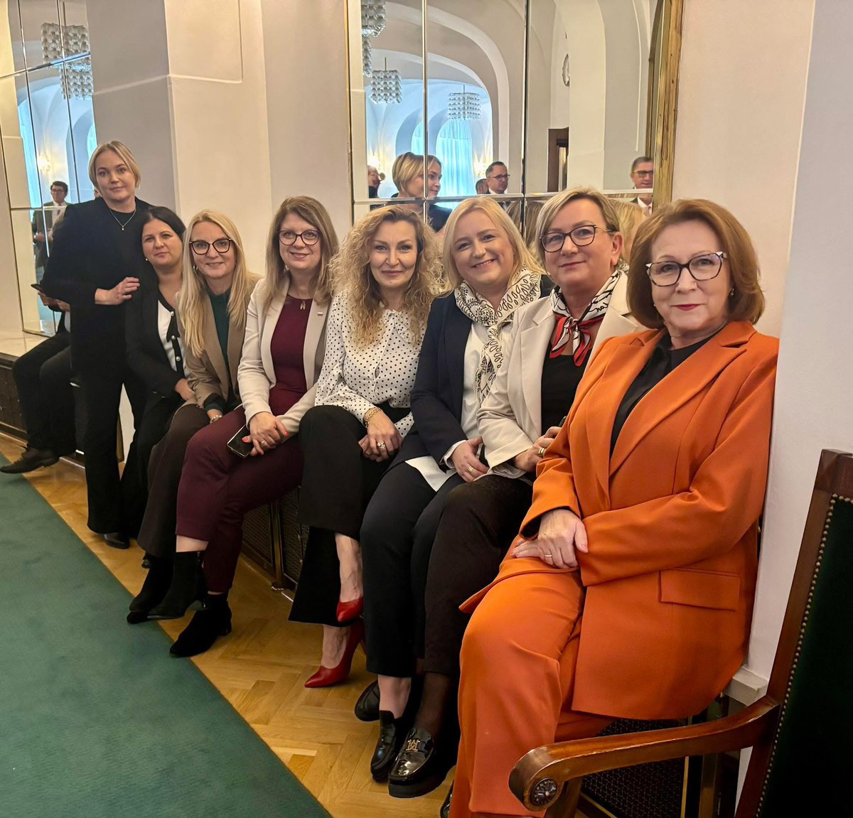 Lepsze „babskie” rozmowy w kuluarach, niż słuchanie opowieści komunistów o komuniście! #preczzkomuną