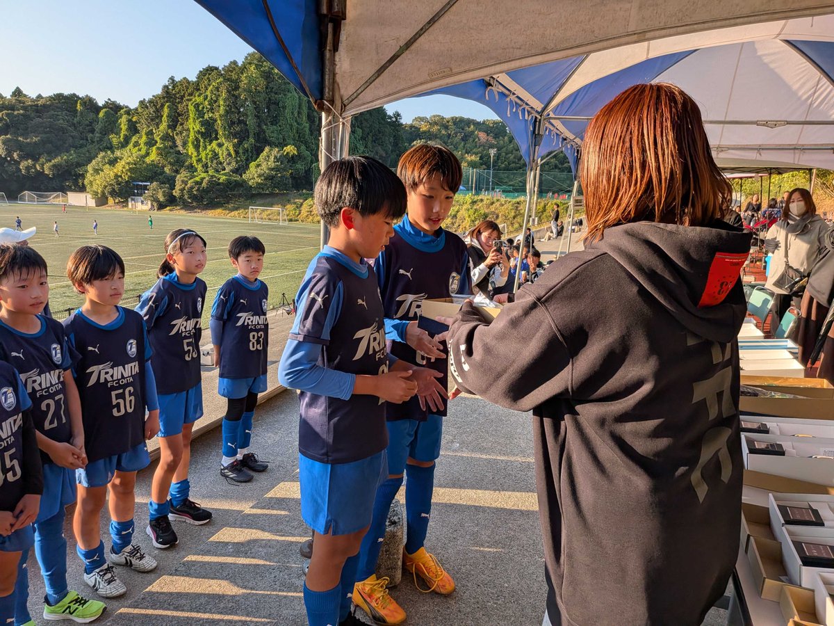 【5年タートルズ】
11月15～16日で福岡遠征😎
「第3回FRオータムフェス」
2チーム出場し、上位、下位パートでそれぞれ3位を獲得しました🔥⭐️
みんなよく頑張って走り切りました⚽️💯
＃大分トリニータ
＃トリニータスクール
＃グローバルアリーナ
＃メガネ
＃タートルズ