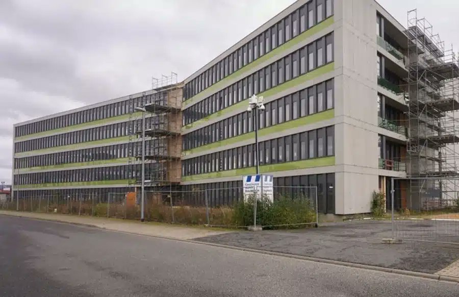 Neubau des Landesuntersuchungsamts ist langsam und teuer – Baustelle steht still

Zum Artikel: lokalo.de/artikel/390112…