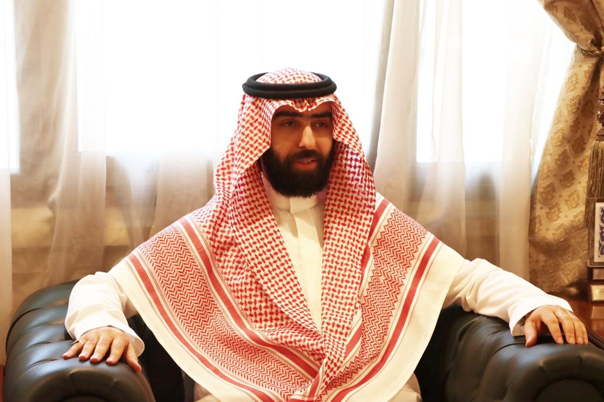 عقد سعادة محافظ محافظة #رأس_تنورة 
الأستاذ عبدالرحمن بن عبدالله العرفج  
اجتماعا ًمع رئيس  #بلدية_رأس_تنورة  
المهندس محمد بن جاسم الجاسم 
ومدير إدارة المرور بالمحافظة 
العقيد بندر بن مطلق العتيبي 
للإطلاع ومناقشة آخر مستجدات أعمال المدخل الجديد في شارع الملك سعود #الشرقية_أمانة