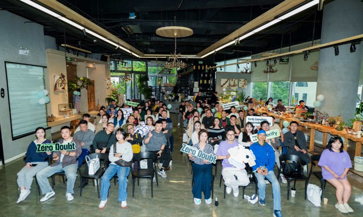 aigcking's tweet image. 感谢zkVerify在中国举办线下活动，现场氛围超棒！和志同道合的朋友们面对面交流，收获满满，也对中国区块链社区的热情与活力有了非常深的体会！
@zkvprotocol_cn  @OurTinTinLand  #zkVerify  $VFY
