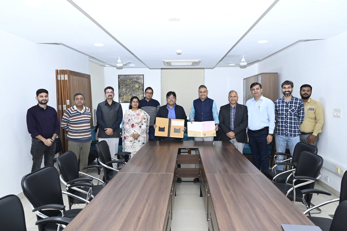 iitgn's tweet image. IITGN hosted senior officials from the Gujarat Mineral Research Industrial Consultancy Society (GMRICS) promoted by the Gujarat Mineral Development Corporation (GMDC) on November 18, 2025.