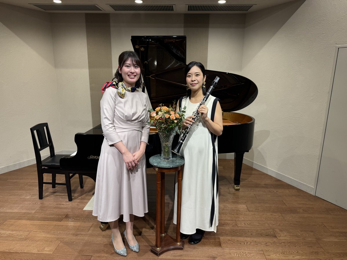 HAL_PLANNING's tweet photo. ランチタイムカレンダーコンサート寒いのにたくさんのお客様ありがとうございます。下路詞子さんのパリ留学の想い出。史上最大のストとコロナ禍のパリ。たくさんの苦労があっただろうなと思うけどいま、笑顔で語って、その経験を経ての今の素敵なうたちゃんがいること。感無量でした🥹今日も良い時間🎶 https://t.co/74XQ4rsfax