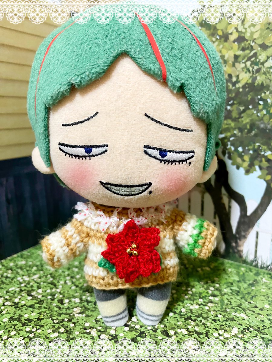 daisy_sakura's tweet photo. 🧶クリスマスセーターを通販します🎅

今回はリースとポインセチアの２つ🎄首のキラキラ糸やヒラヒラ糸がポイント🌟
袖はいつもより少し長めです

21日(金)22時予定です。よろしくお願いします🙇‍♀️ https://t.co/9rFG9ytApF