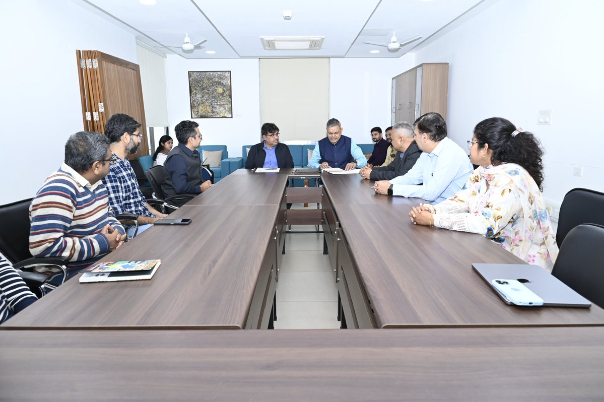 iitgn's tweet image. IITGN hosted senior officials from the Gujarat Mineral Research Industrial Consultancy Society (GMRICS) promoted by the Gujarat Mineral Development Corporation (GMDC) on November 18, 2025.