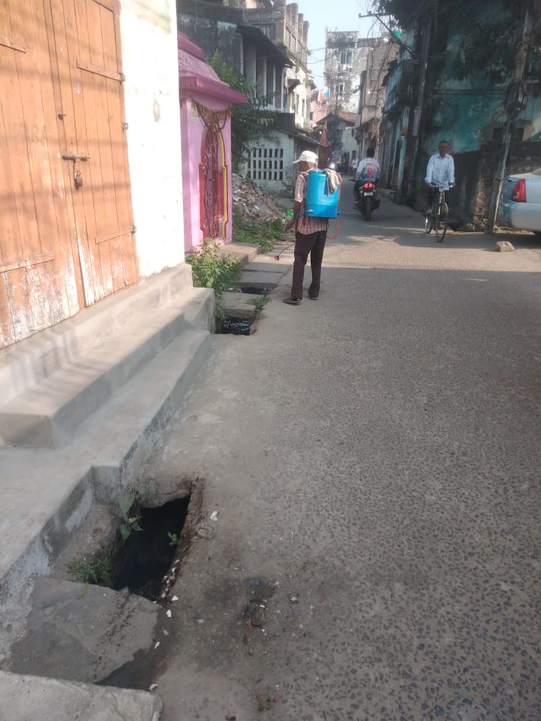 SMC_Sambalpur's tweet image. Anti-mosquito oil spraying conducted in Modipada to reduce mosquito breeding and protect residents from dengue, malaria, and other vector-borne diseases.
#VectorControl