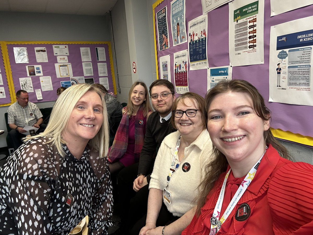 CNHS_EngModLang's tweet image. The Languages Faculty really enjoyed the Red Wednesday coffee morning. All money goes towards charity to aid in stopping religious persecution, a great cause. ❤️ @cardinal_re