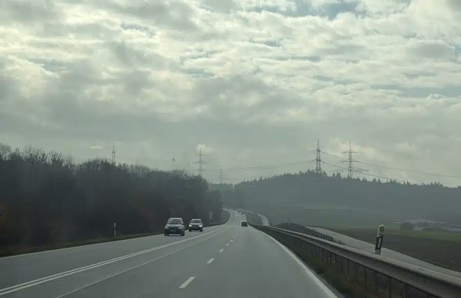 Schwerer Unfall auf der B51! Lkw und Pkw kollidieren heftig – komplette Vollsperrung!

Zum Artikel: lokalo.de/artikel/390117…