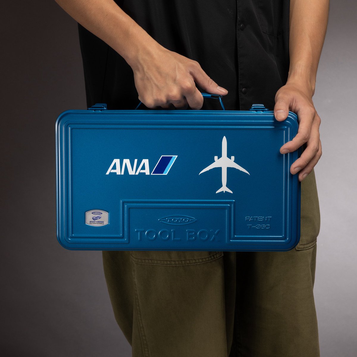 全日空商事株式会社と東洋スチール株式会社のコラボレーションツールボックス第4弾が誕生しました！
ANAショッピングA-styleにて販売中です。
 
詳細は下記サイト(ANAショッピングA-style)にてご確認ください。
astyle.jp/disp/SpCSfDisp…