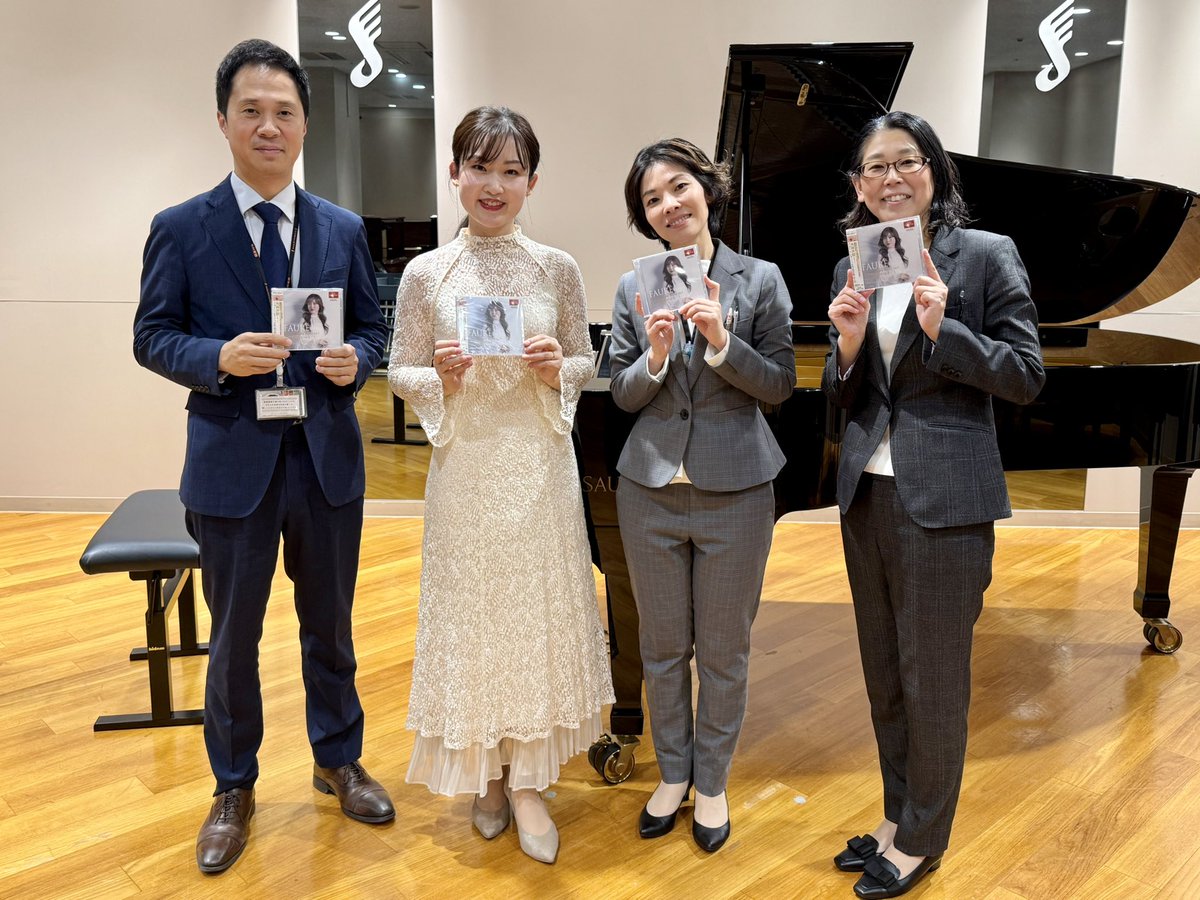 島村楽器グランフロント大阪店でのデビューアルバム発売記念コンサート