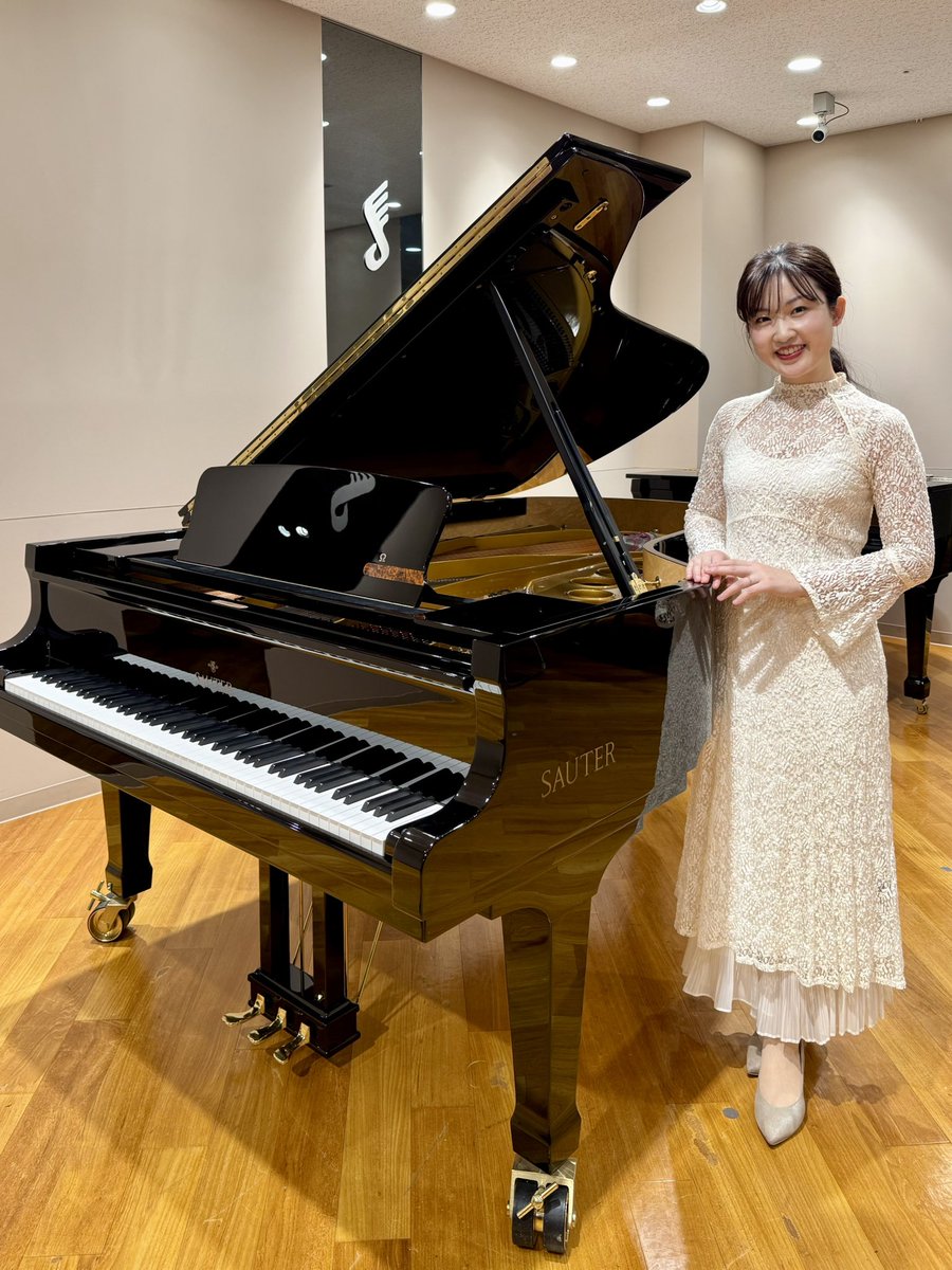 島村楽器グランフロント大阪店でのデビューアルバム発売記念コンサート