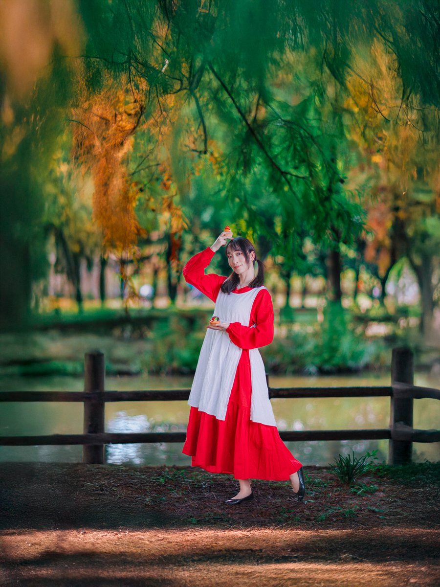 50d30141d33514's tweet image. In this magical forest, it looks like the girls are holding the cutest little cake ever 🍰✨
Turns out they’re actually sweet forest fairies delivering treats 🧚‍♀️🌿💛
@umenohana12
#中村さん交流会