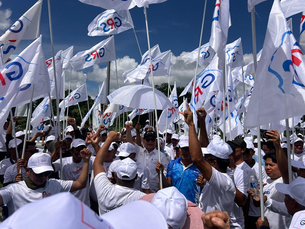 datukjamesratib's tweet photo. 𝗦𝗮𝗹𝗮𝗺 Sabah Maju Jaya!
Saya, 𝗗𝗮𝘁𝘂𝗸 𝗝𝗮𝗺𝗲𝘀 𝗥𝗮𝘁𝗶𝗯, mewakili 𝗚𝗮𝗯𝘂𝗻𝗴𝗮𝗻 𝗥𝗮𝗸𝘆𝗮𝘁 𝗦𝗮𝗯𝗮𝗵 (𝗚𝗥𝗦) sebagai calon bagi 𝗡.𝟰𝟴 𝗦𝘂𝗴𝘂𝘁 di Pilihanraya Umum Sabah yang ke-17. https://t.co/ubAWksRpyf