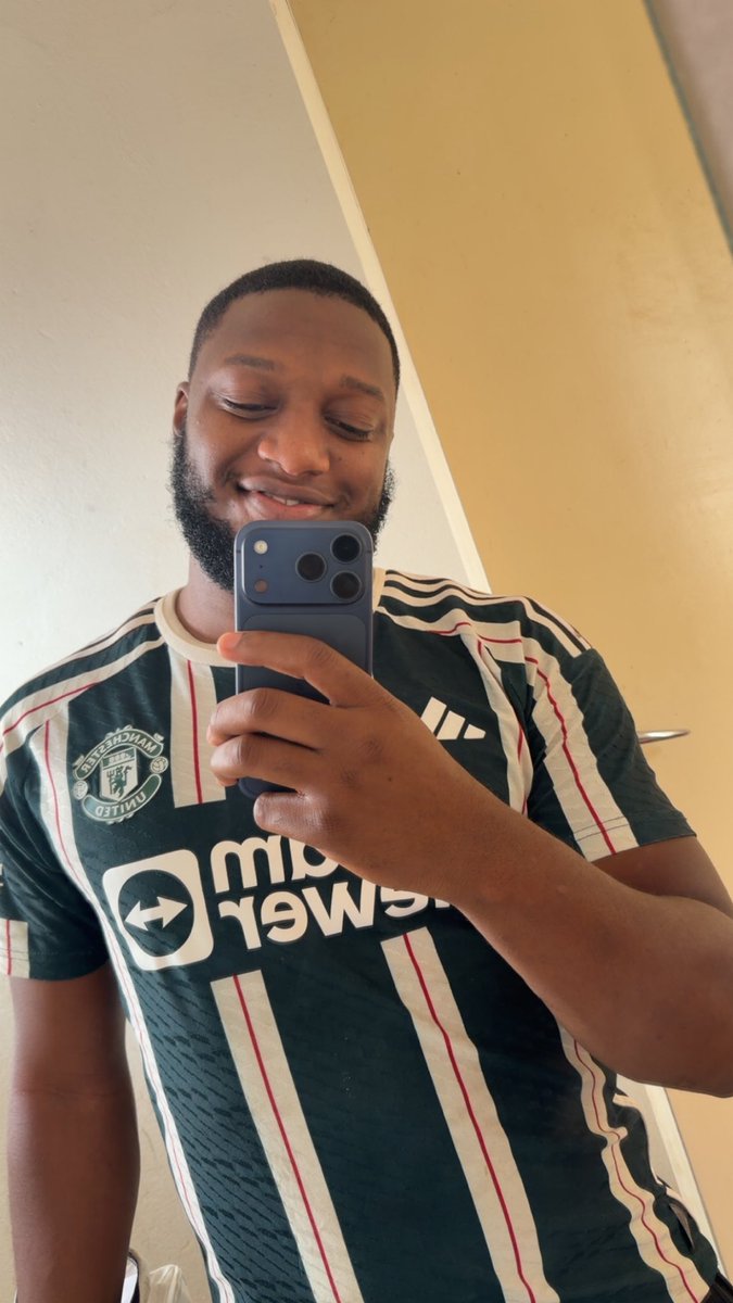Dyton183's tweet photo. @ndues_boy Abawathandi i guess 😂🥱🥱🤷🏽‍♂️ https://t.co/z24Fn7eScg