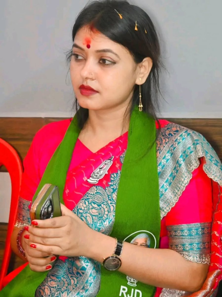 RccShashank1's tweet image. सासाराम विधानसभा सीट पर RJD से सीमा कुशवाहा टिकट की प्रबल दावेदार थीं लेकिन उनका टिकट उड़ाकर पैराशूट प्रत्याशी सतेंद्र शाह को टिकट दिया गया था।

सासाराम में NDA प्रत्याशी स्नेहलता कुशवाहा ने सतेंद्र को लगभग 26 हजार वोटों से हराकर सासाराम सीट पर जीत दर्ज की है।

सासाराम, परिहार…