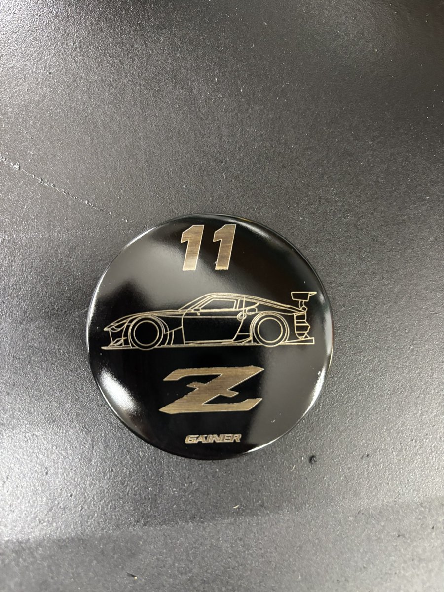 GAINER1011's tweet photo. ファン感来場者全員プレゼント缶バッチ
もご用意できました！
みなさまの来場を心待ちに日々作ってます。

 #GAINERファン感 #GAINER #スーパーGT https://t.co/m9ZSIqvrQY