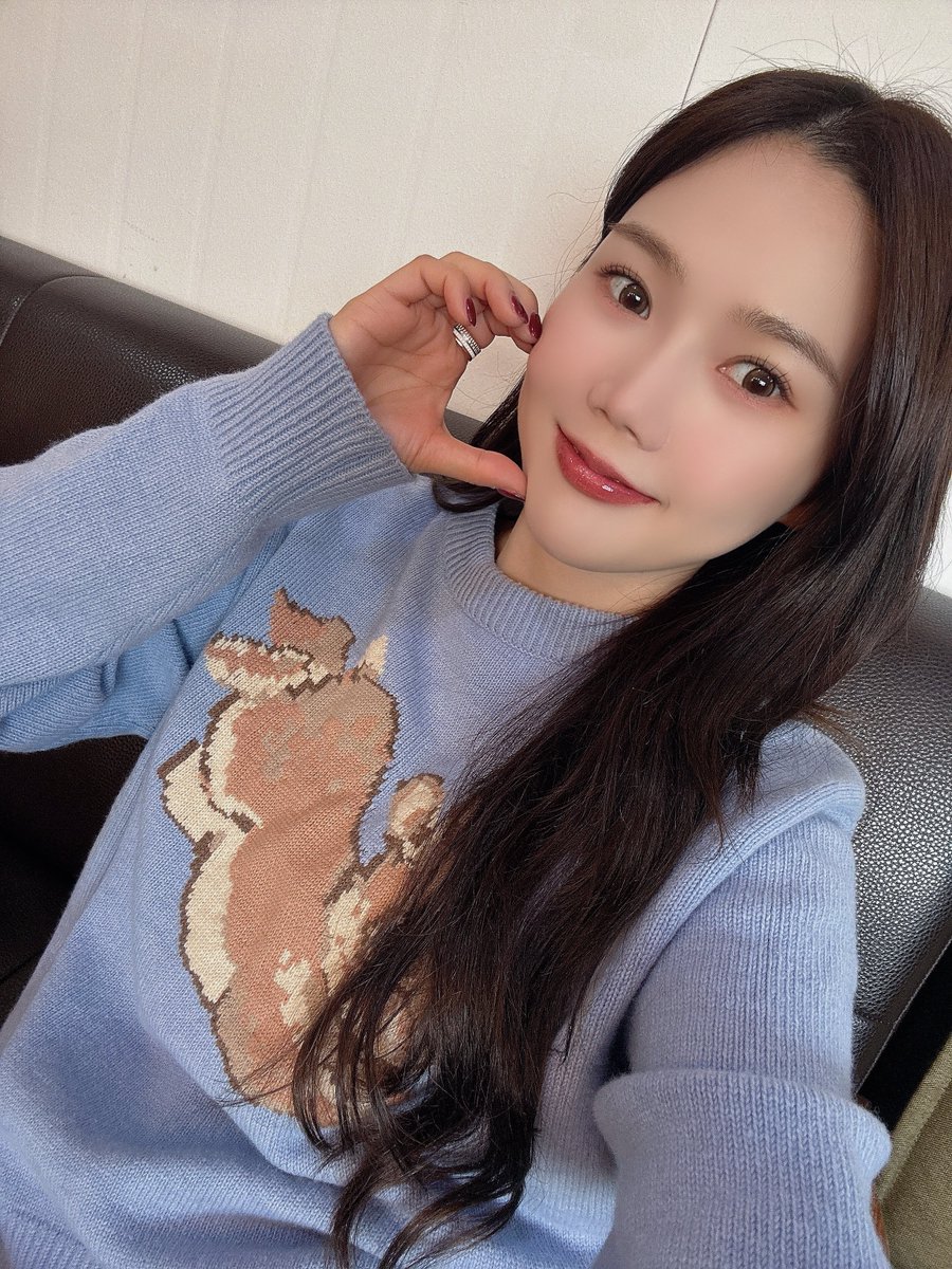 OHMYGIRL_official tweet media