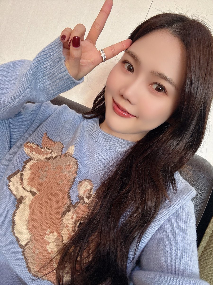 OHMYGIRL_official tweet media