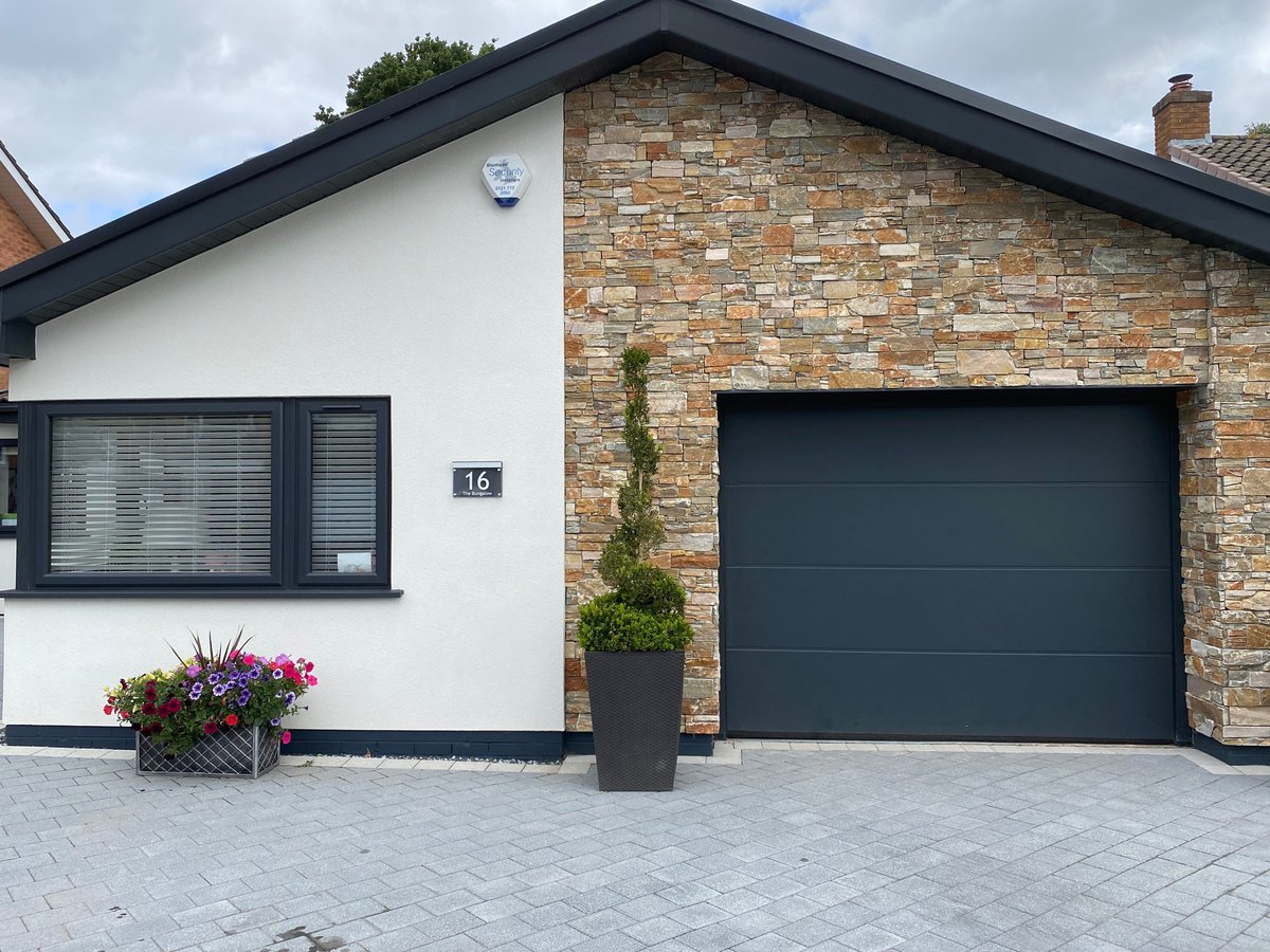 CentralWinStaff's tweet image. Colour Spotlight 🎨

This month’s colour spotlight is Anthracite Grey!

Bold, classic, or understated... we love seeing how a single colour transforms a home’s look from the outside in. Would you choose this colour for your home?

#CentralWindows #ColourSpotlight #WindowDesign