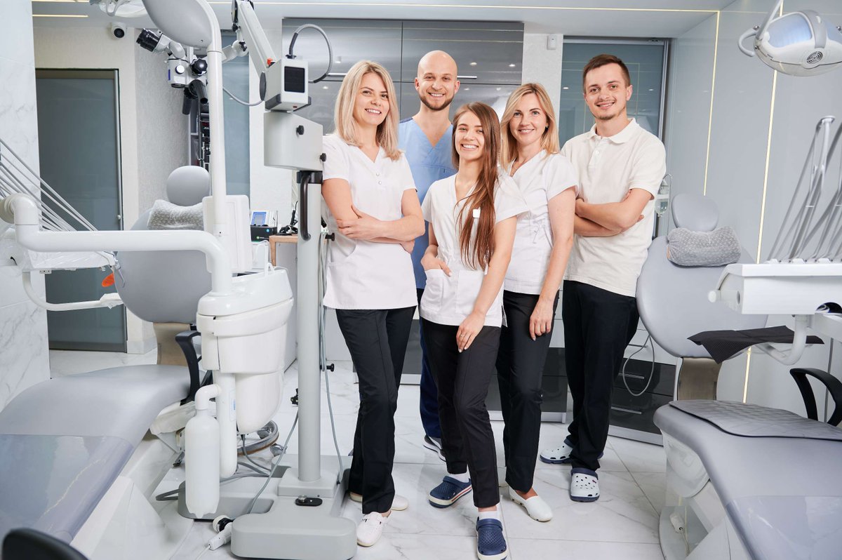 DentalNJournal's tweet photo. Redefining the future๐ชฅ
Sheila Rochester explores the role of the oral health practitioner (OHP) and its potential to expand.
Use your subscription to read the article here:
โก๏ธ https://t.co/RJQNtQsJPk
#oralhealth #prevention #preventative #education #educator #career https://t.co/GyJn5z5fdu
