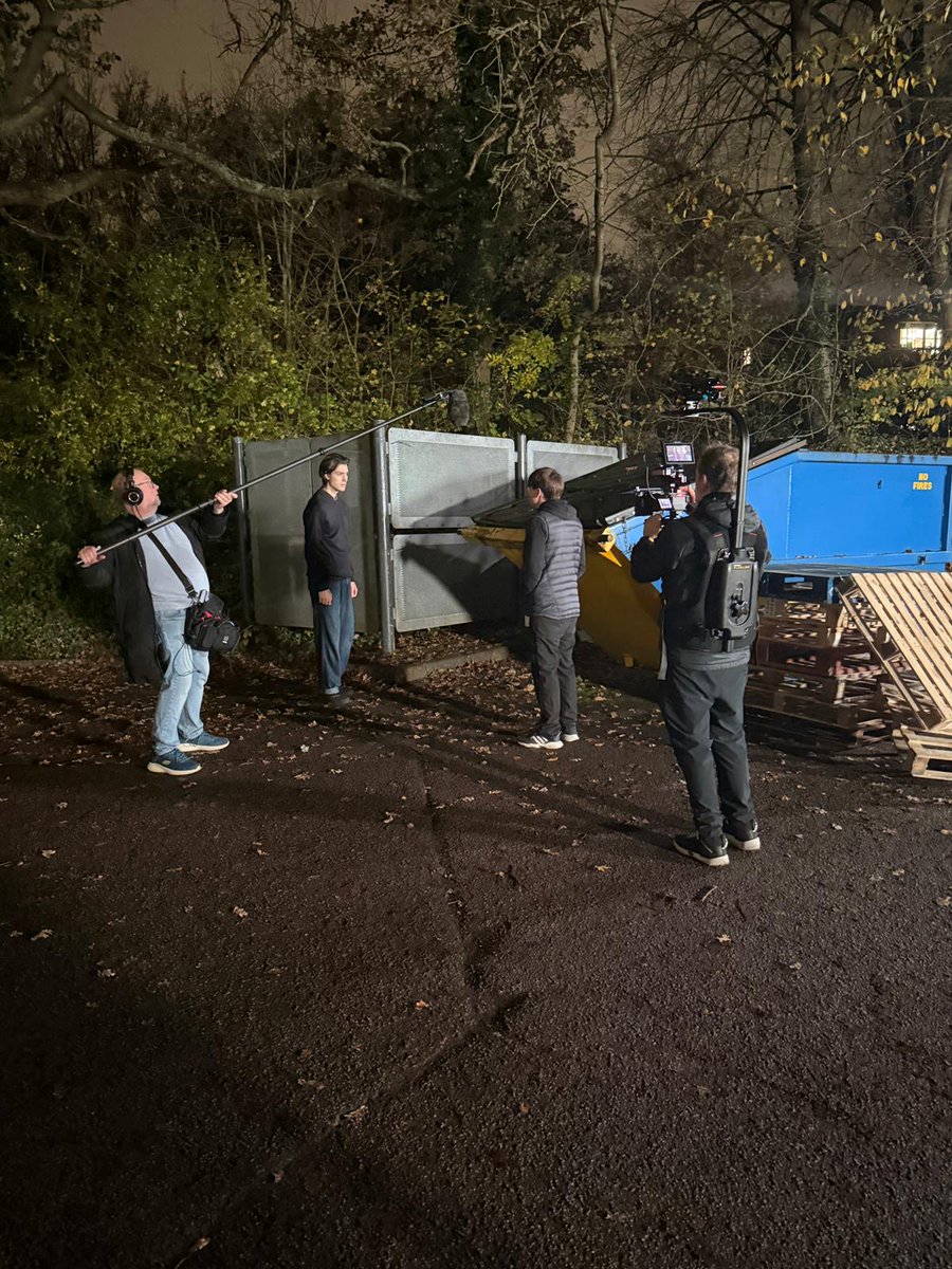 PPAcademyUK's tweet image. The AFSAS film projects are in full swing! 🎥✨ Here are some of our students taking part in a night shoot over the weekend

#PPAPlaceToBe #Acting #AFSAS #Film #FIlming #Camera #PoliceCar #DramaSchool #Tv #ShortFilm