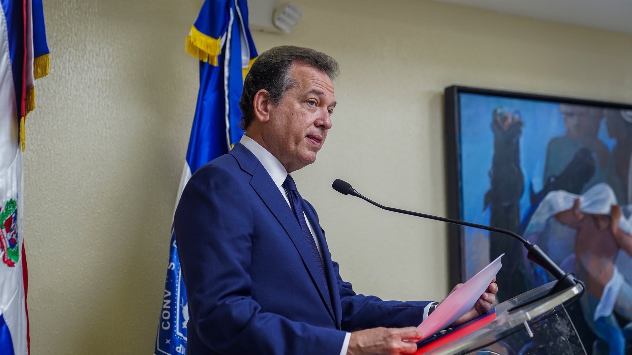 G6CFNeRXgAAfep7?format=jpg&name=large