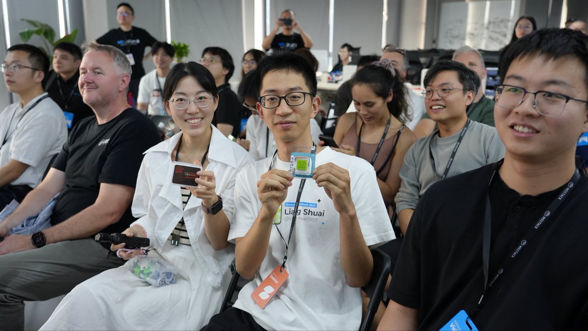 CoCubeRobot's tweet image. So happy to meet so many old and new friends at M5Stack.
#M5Stack