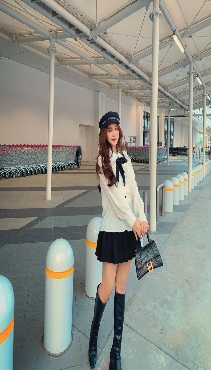 My world was light up when you appeared. Will you be my girlfriend?