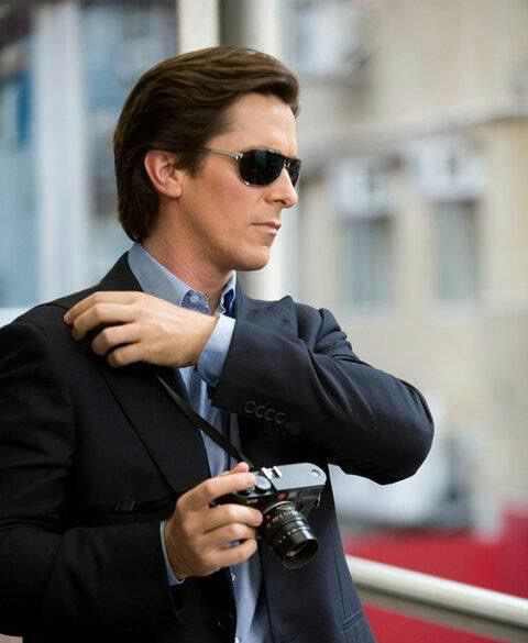 cinevow's tweet photo. Christian Bale on the set of The Dark Knight, 2007 https://t.co/XgMB7ibUNy