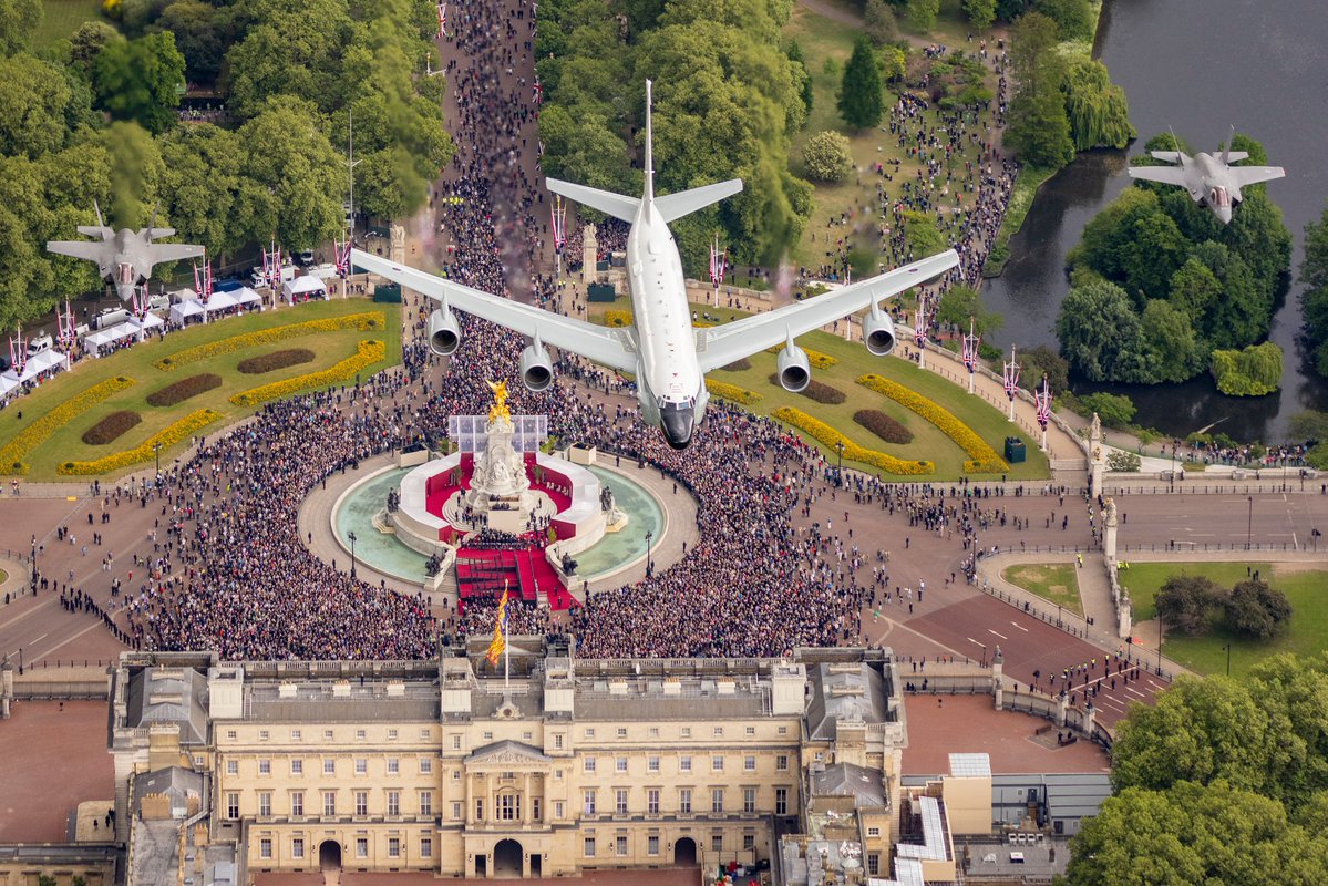 DefMattersEU's tweet image. Stunning images produced this year by Royal Air Force photographers. Well done chaps!
#DefenceMatters #RAF
