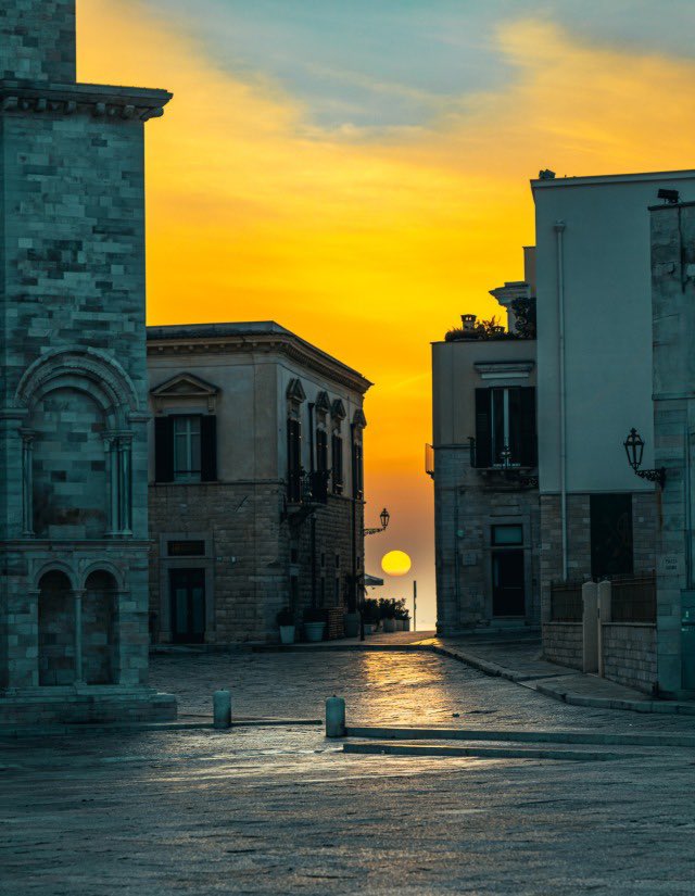 asadrashidkhan's tweet image. The city
PAUSED
…
The light
DIDN’T .. 💛💛💛

✒️ — 𝒜 K