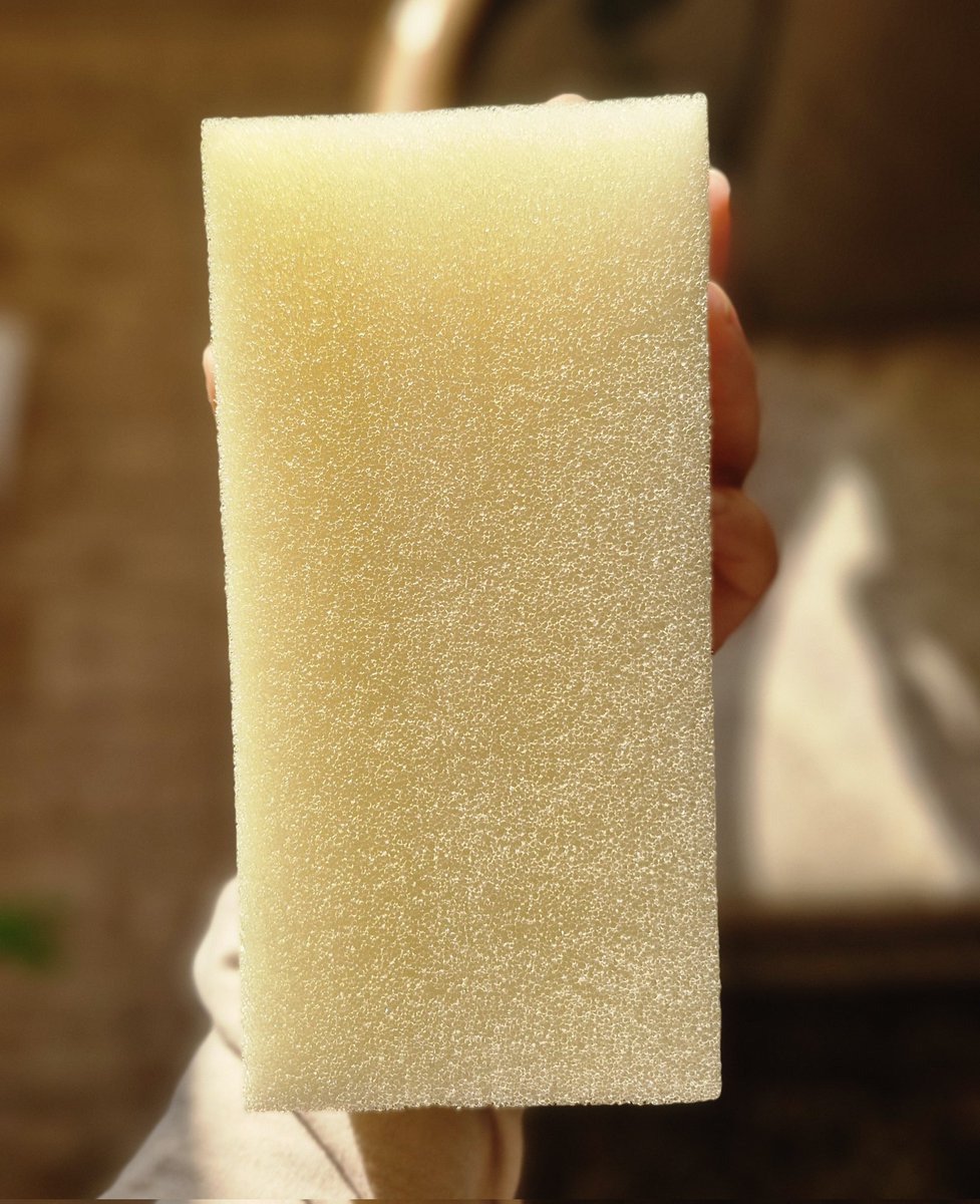 این یه اسفنج ساده نیست..، یک عالمه خاطره‌ست :)
کیا باهاش خاطره دارن و میدونن کاربردش چی بود؟🥲