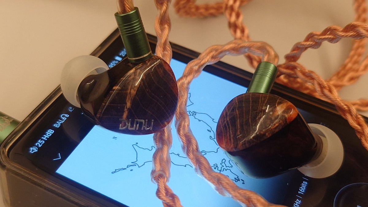 ryoutadb's tweet image. 今日はDune DaVinciとHealer4.4です。お腹減ってます😇ちょっと頑張ります。音楽でごまかします😇2日めにして挫折しそうですが、多分大丈夫ですw😇大つけ麺博行きたかった😇とりまポタフェスまで我慢出来るかな😇低音ってお腹にたまりますw😇
#Dune 
#DaVinci 
#Hakugei 
#今日のイヤホン