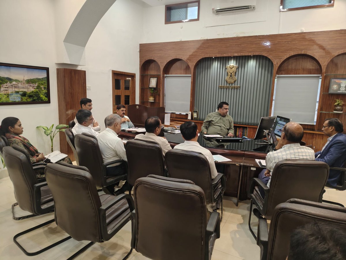 sveep_pali's tweet image. जिला निर्वाचन अधिकारी महोदय पाली द्वारा वीसी के माध्यम से समस्त ERO एवं AERO के साथ बैठक कर SIR की समीक्षा करते हुए आवयश्क निर्देश प्रदान किए।
@CeoRajasthan @DcDmPali @DIPRRajasthan @ECISVEEP 
#SIR #PALI