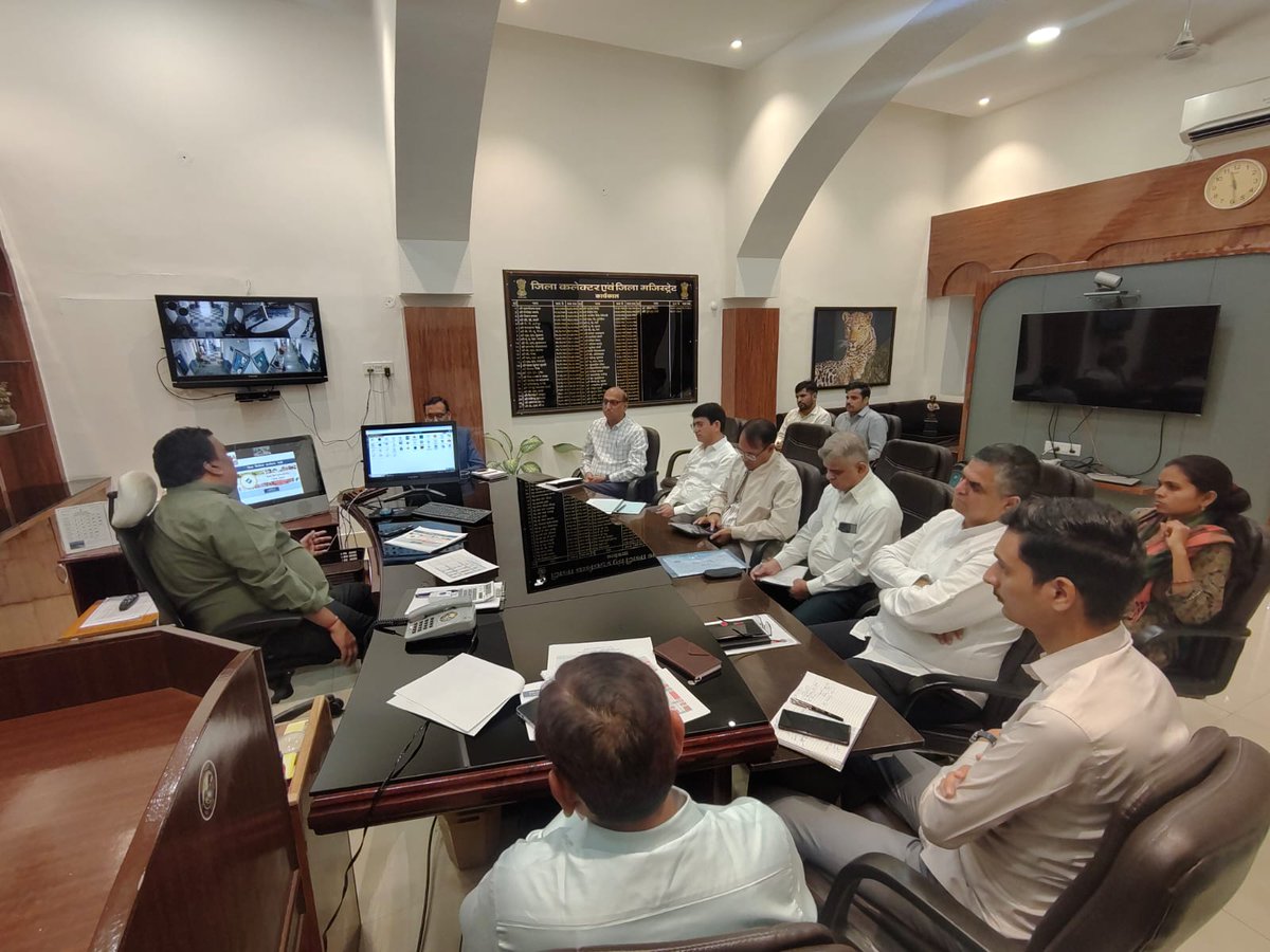 sveep_pali's tweet image. जिला निर्वाचन अधिकारी महोदय पाली द्वारा वीसी के माध्यम से समस्त ERO एवं AERO के साथ बैठक कर SIR की समीक्षा करते हुए आवयश्क निर्देश प्रदान किए।
@CeoRajasthan @DcDmPali @DIPRRajasthan @ECISVEEP 
#SIR #PALI