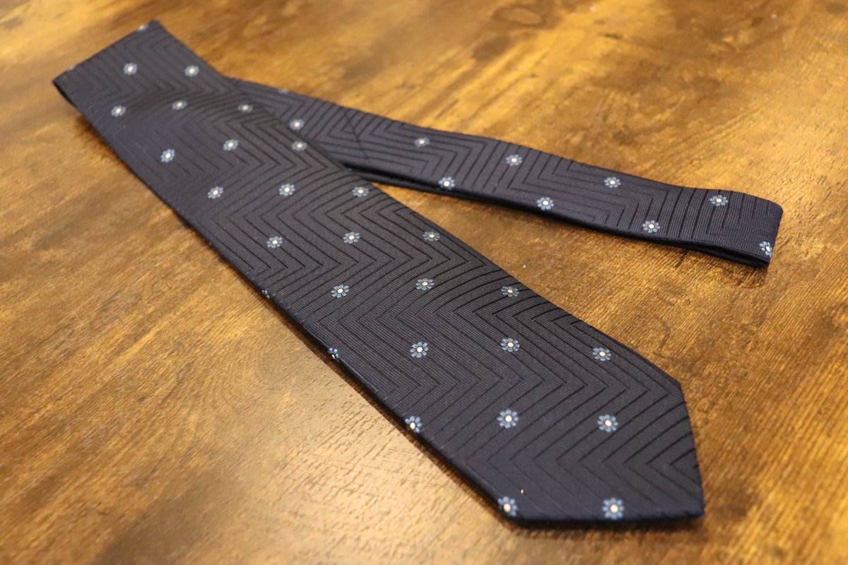 takao_obc's tweet image. きょう阪神百貨店へ。5Fでスタッフの方に声を掛けると、情報共有も万全で「お待ちしておりました」と迎えて下さって感謝感激。ネクタイは祖母に会えなかった妻が選んでくれました。そのことも、きっと天国で喜んでいると思います。おばあちゃんありがとう。
#阪神百貨店