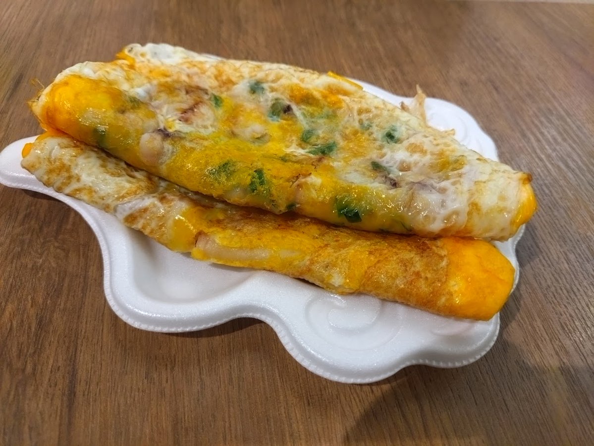 takao_obc's tweet image. きょう阪神百貨店へ。5Fでスタッフの方に声を掛けると、情報共有も万全で「お待ちしておりました」と迎えて下さって感謝感激。ネクタイは祖母に会えなかった妻が選んでくれました。そのことも、きっと天国で喜んでいると思います。おばあちゃんありがとう。
#阪神百貨店