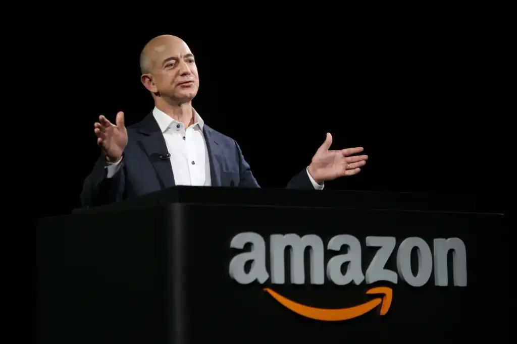 Jeff Bezos invierte 6.200 millones de dólares en Project Prometheus: 100 expertos fichados de #OpenAI, #DeepMind y #Meta, y un objetivo claro, llevar la #IA del texto a la física real. 
¿Visión adelantada del sector o quizá una apuesta demasiado ambiciosa?
bit.ly/3X2aTEw