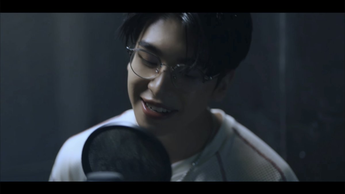 catalog1108's tweet image. เข้าใจที่เก้าพิมละว่าวงไรเนี่ยอย่างหล่อ เออ หล่อจริง แล้วนี่น้องโปรดจะได้เป็นเมนโวคอลรึเปล่า ตาย พวกพี่สาวจะอยู่กันไงละทีนี้ 🫠❤️‍🩹

#kaoprodklao #onetraineeNextchapterLoading