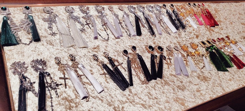 _Identity_Night's tweet image. #こういうの好きだよって人RT
🥀襟飾り・カチューシャ・手袋🥀