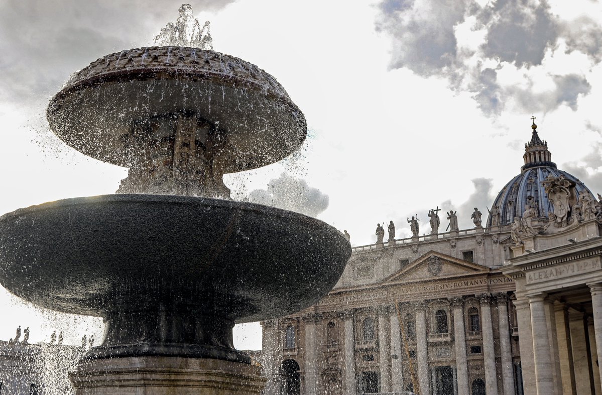 LawrenceOP's tweet image. Today, the 18th of November, is the commemoration of the Dedication of the Basilicas of St Peter and of St Paul in Rome: &quot;Defend your Church, O Lord, by the protection of the holy Apostles, that, as she received from them the beginnings of her knowledge of things divine, so…