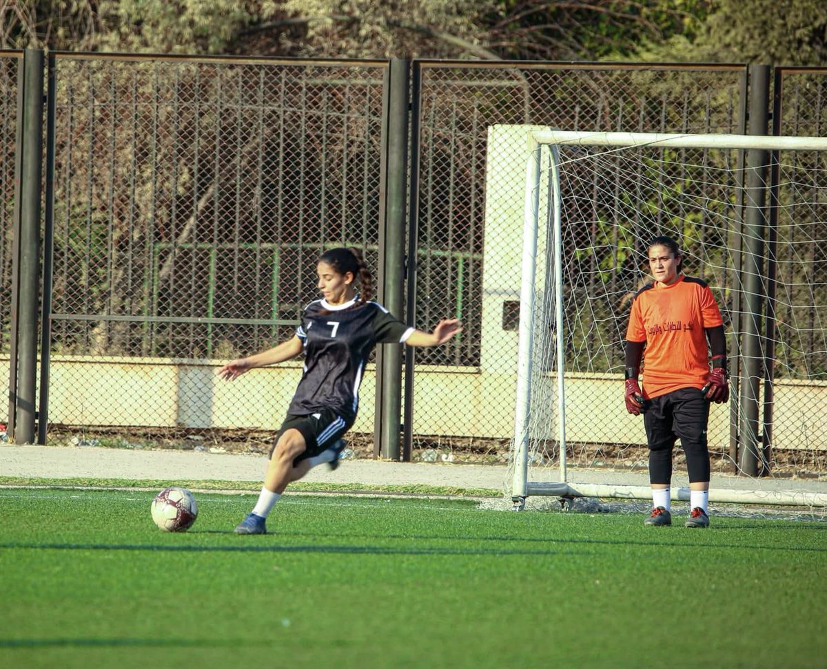 fem_in_football's tweet image. Focus, strength, and ambition on every step. ⚽
These young athletes in #Rojava are training to lead — on the field and in life.
Follow us to support girls’ empowerment and opportunities through sport.
#GirlsPlayFree #JinaSisterFields #FIF #GirlsInSport