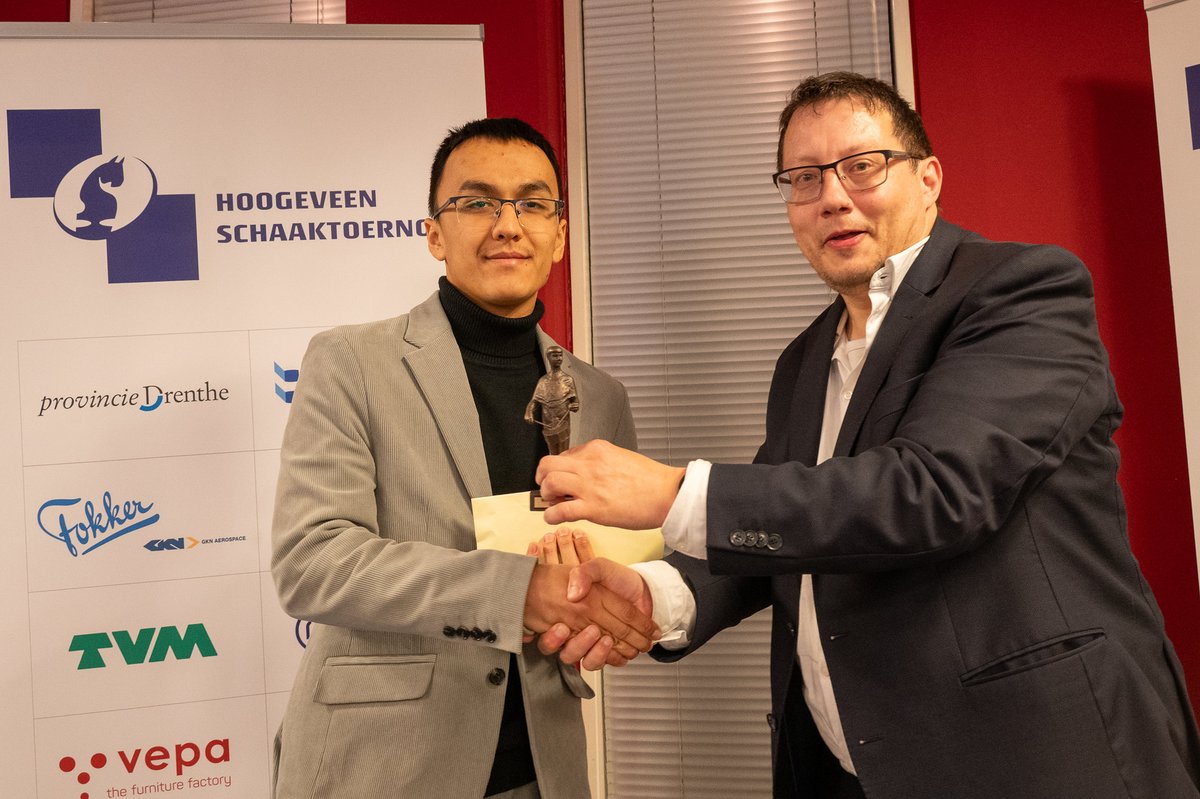 ChessbaseIndia's tweet image. Abdimalik Abdisalimov wins Hoogeveen Open 2025, Sandipan Chanda second and Harikrishnan third

Top 3
🥇GM Abdimalik Abdisalimov🇺🇿 7.5/9
🥈GM Sandipan Chanda🇮🇳 7/9
🥉GM @Harikrishchess🇮🇳 6.5/9

📷De Pion / Hoogeveen Open

#Chess #ChessBaseIndia #Hoogeveen #Netherlands #India
