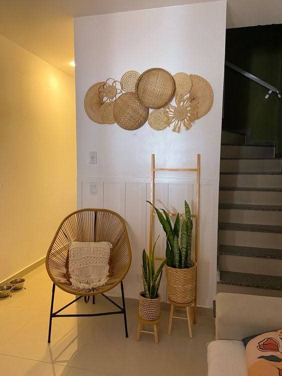 salmahfrills's tweet image. Most times, all you need for your content corner is a repaint, a chair, a floor plant, and a bit of brand accessorising.

If you agree with me, like this post 😁