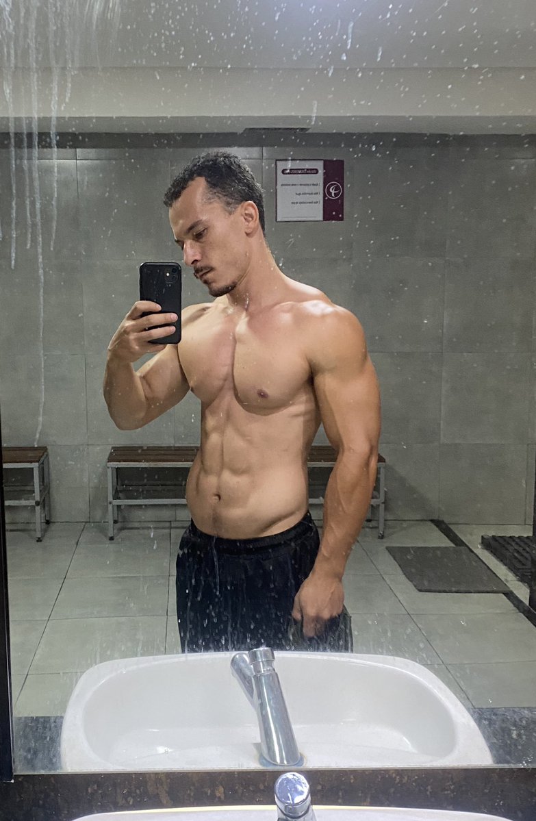 _luizgea's tweet image. Confere no espelho