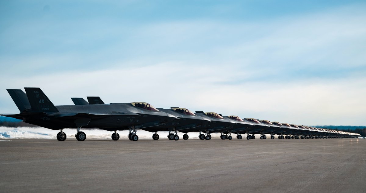 AirPowerNEW1's tweet image. A formation of 42 354th Fighter Wing #F35A during a routine readiness exercise at Eielson Air Force Base, Alaska, March 25, 2022. (📸 Elizabeth Schoubroek)