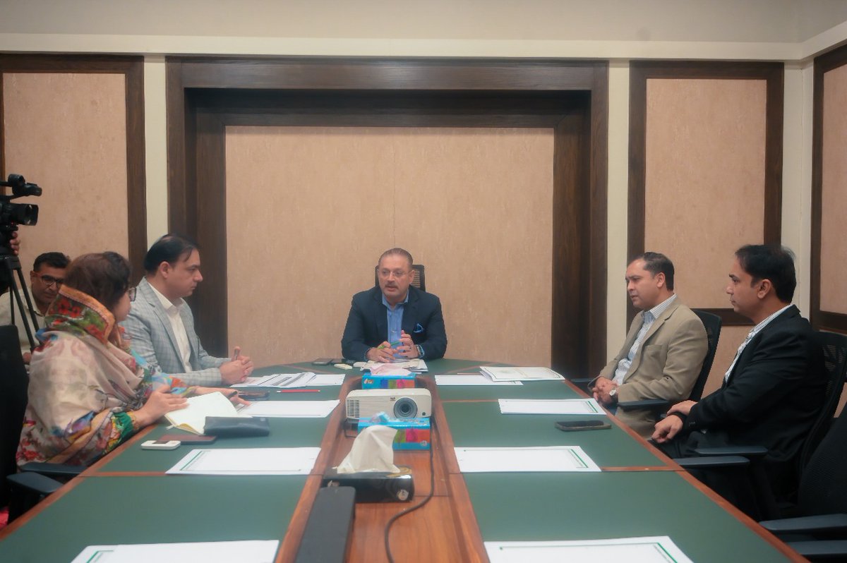 MallahSada97558's tweet image. یلو لائن بی آر ٹی پر تیزی سے کام جاری،
تاج حیدر پل کے دوسرے حصے کا کام بھی جلد شروع ہوگا۔
شرجیل میمن کی ہدایت:
&quot;یوٹلٹیز کی منتقلی فوری مکمل کی جائے تاکہ منصوبوں کی رفتار متاثر نہ ہو۔&quot;
#KarachiDevelopment
@sharjeelinam